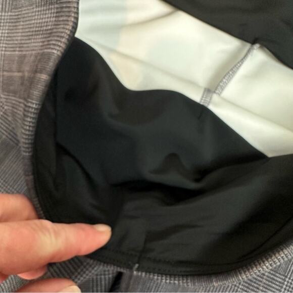 Tahari Plaid Tummy Control Pull On Ankle Pant Black Gray Brown Size XL NWT - Picture 4 of 7